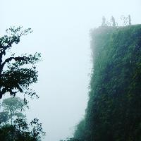 death road biking bolivia cliff vertigo danger dangerous die tourists