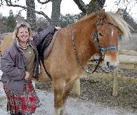 feona with highland pony