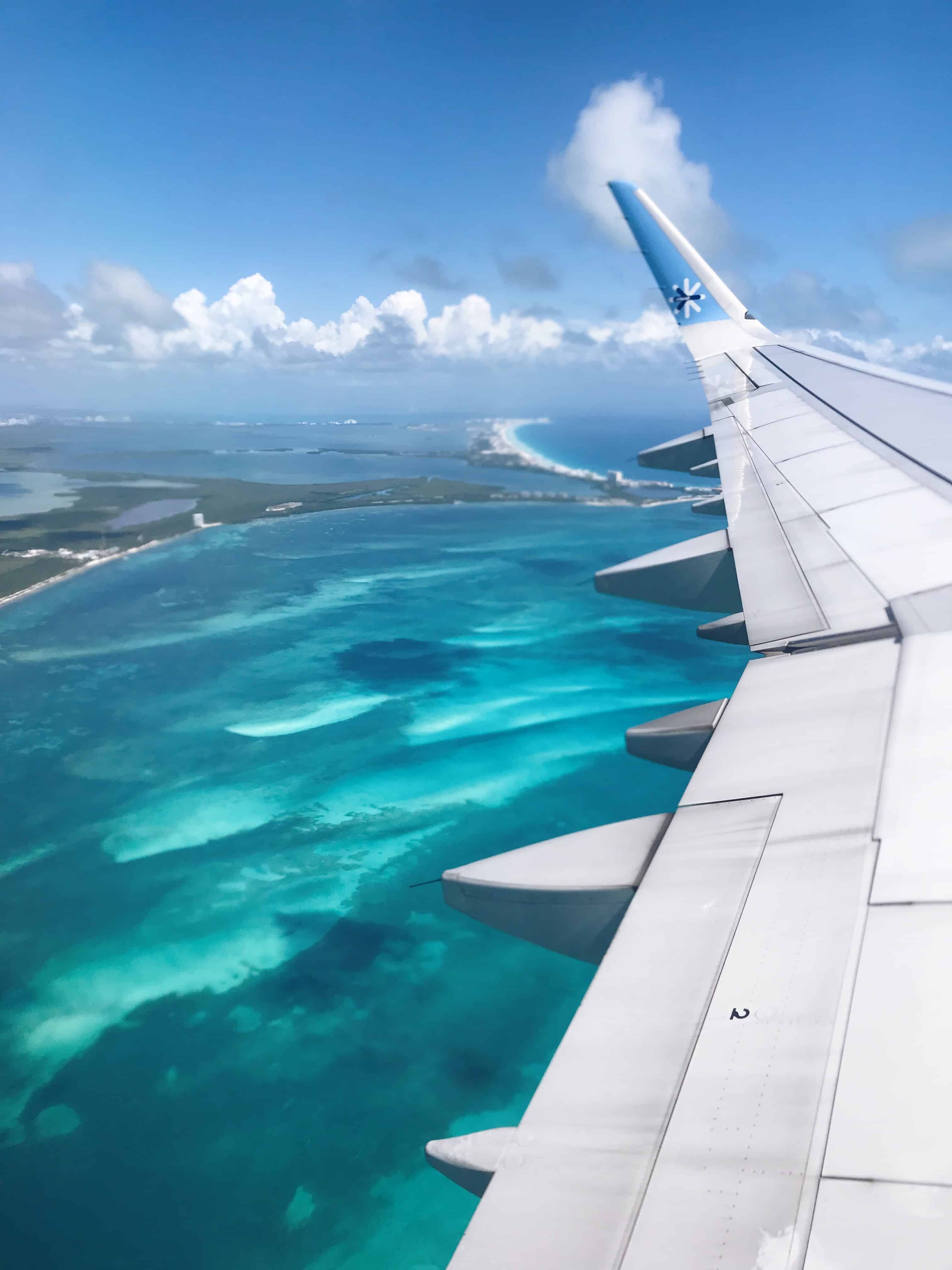 landing over cancun